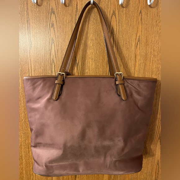 Michael Kors Jet Set Nylon & Leather Dusty Rose - Picture 5 of 11